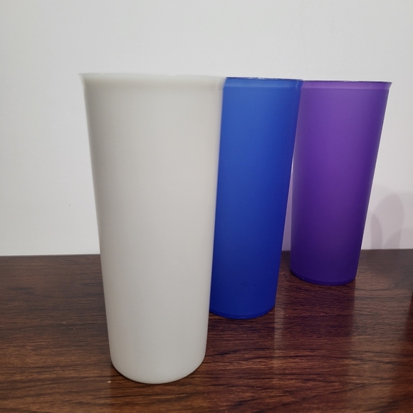 Tupperware Vintage #107 Colored 16 Ounce Plastic Stacking Drinking Cups Set Of 5 - Picture 2 of 7